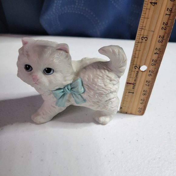 Homco white cat w/ blue bow VTG ceramic figurine - Picture 5 of 5